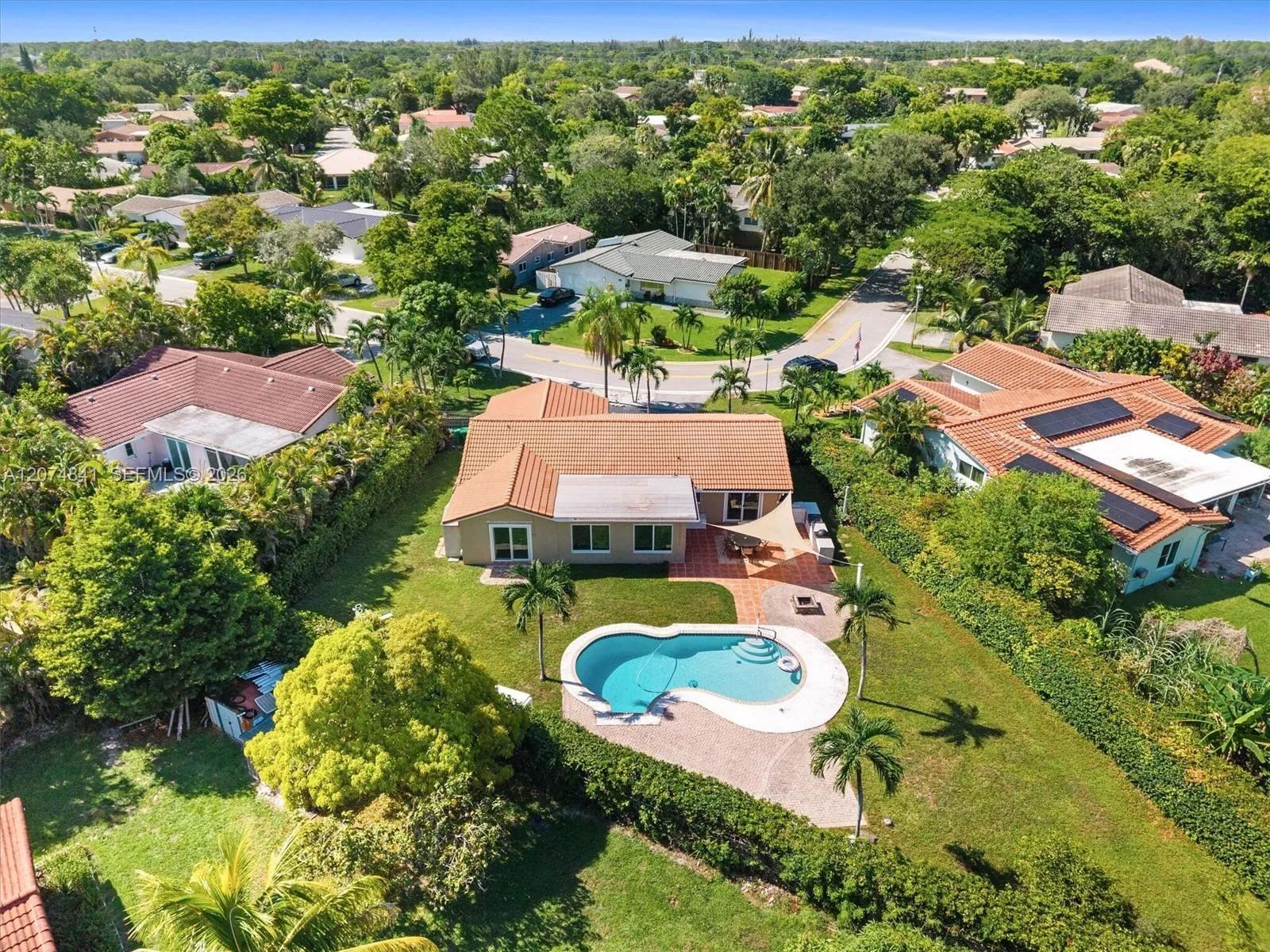 Foto de propiedad en 7500 NW 42nd Street, Coral Springs, FL 33065 Coral Springs con MLS# 