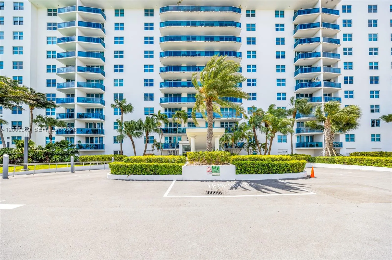 Alquilada 7501 E Treasure Drive 7M, North Bay Village, FL 33141, North Bay Village, FL 33141