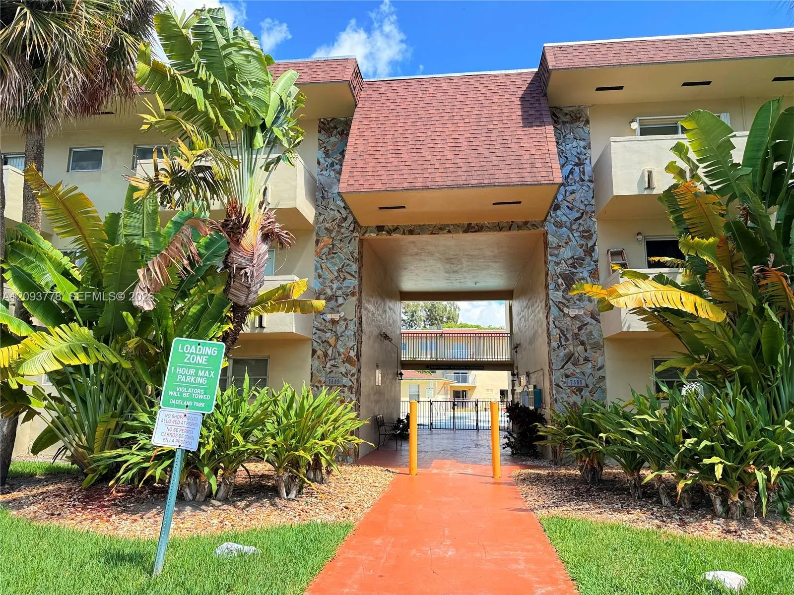 En Renta 7505 SW 82nd Street 305, Miami, FL 33143, Miami, FL 33143