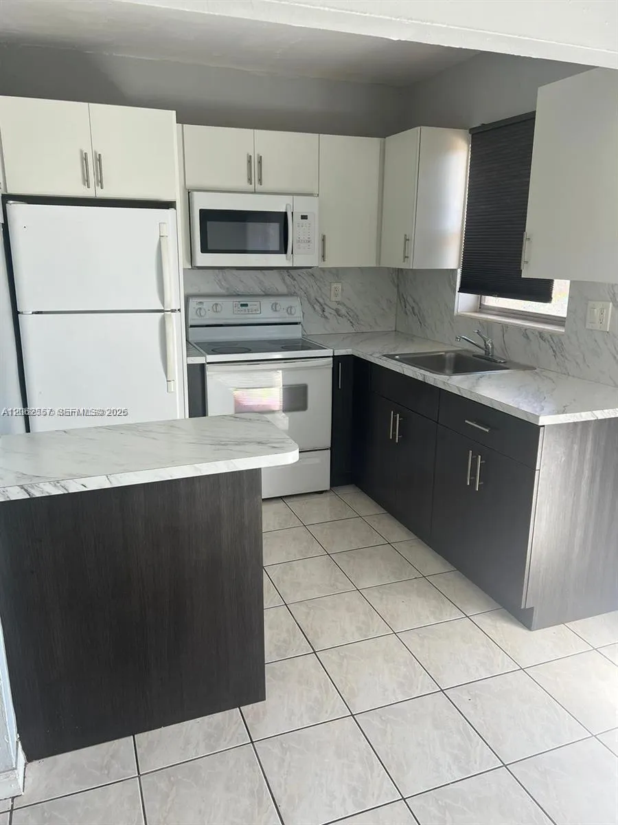 En Venta 7505 SW 82nd Street 314, Miami, FL 33143, Miami, FL 33143