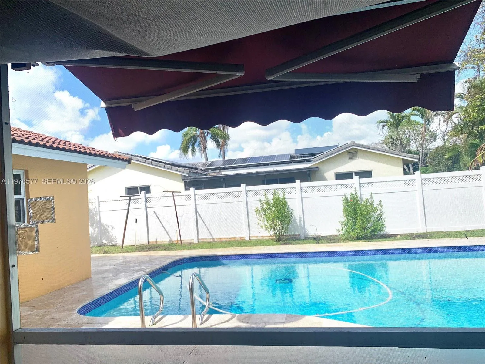 Foto de propiedad en 7507 NW 41st Street, Coral Springs, FL 33065 Coral Springs con MLS# 