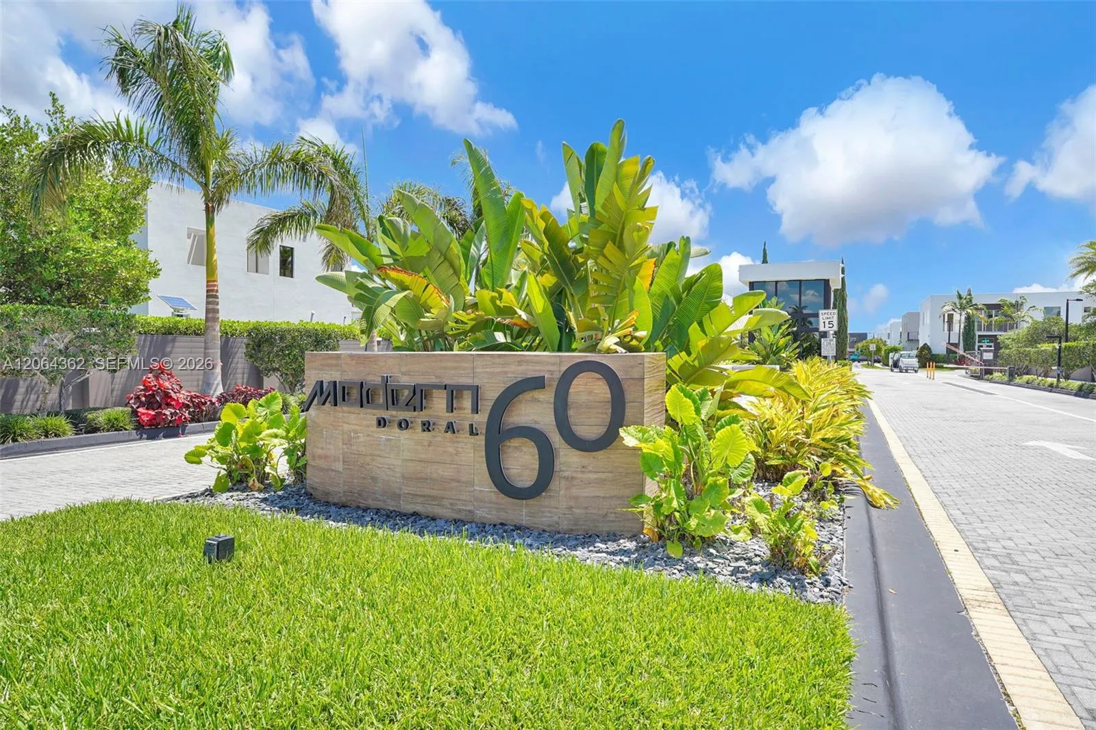 Foto de propiedad en 7509 NW 99th Avenue, Doral, FL 33178 Doral con MLS# 