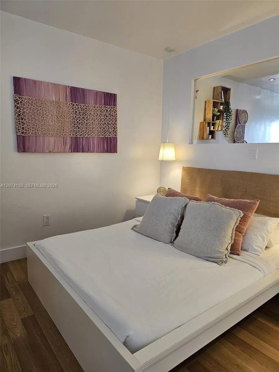 Foto de propiedad en 751 Collins Avenue 2, Miami Beach, FL 33139 Miami Beach con MLS# 