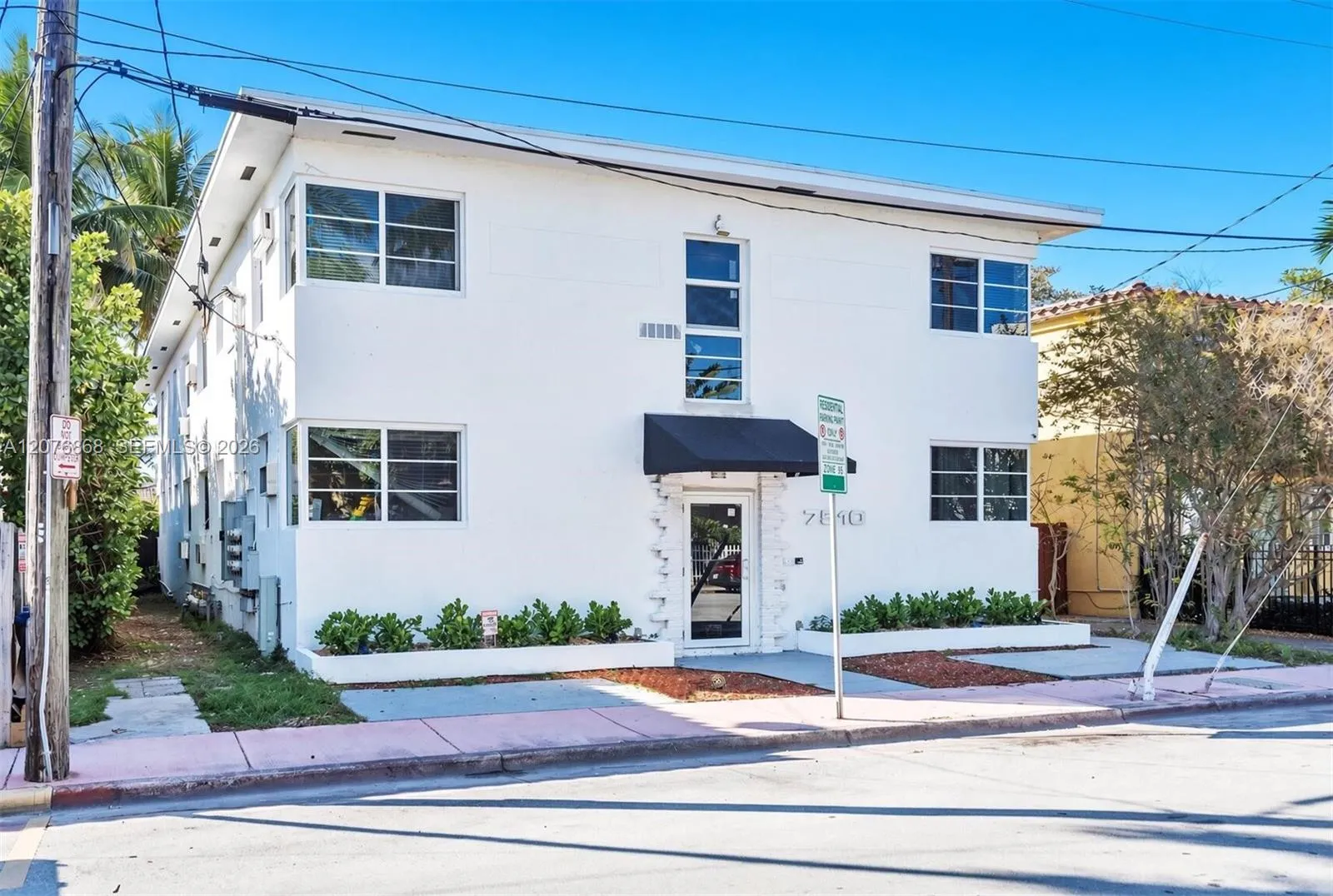 Foto de propiedad en 7510 Byron Avenue 1, Miami Beach, FL 33141 Miami Beach con MLS# 