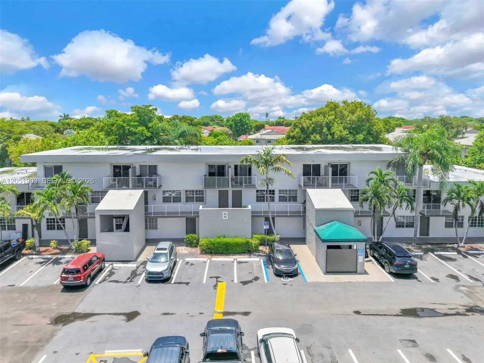 Foto de propiedad en 7510 SW 152nd Avenue B107, Miami, FL 33193 Miami con MLS# 