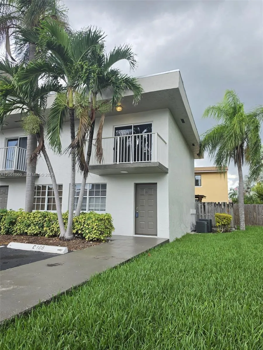 Foto de propiedad en 7510 SW 152nd Avenue C108, Miami, FL 33193 Miami con MLS# 