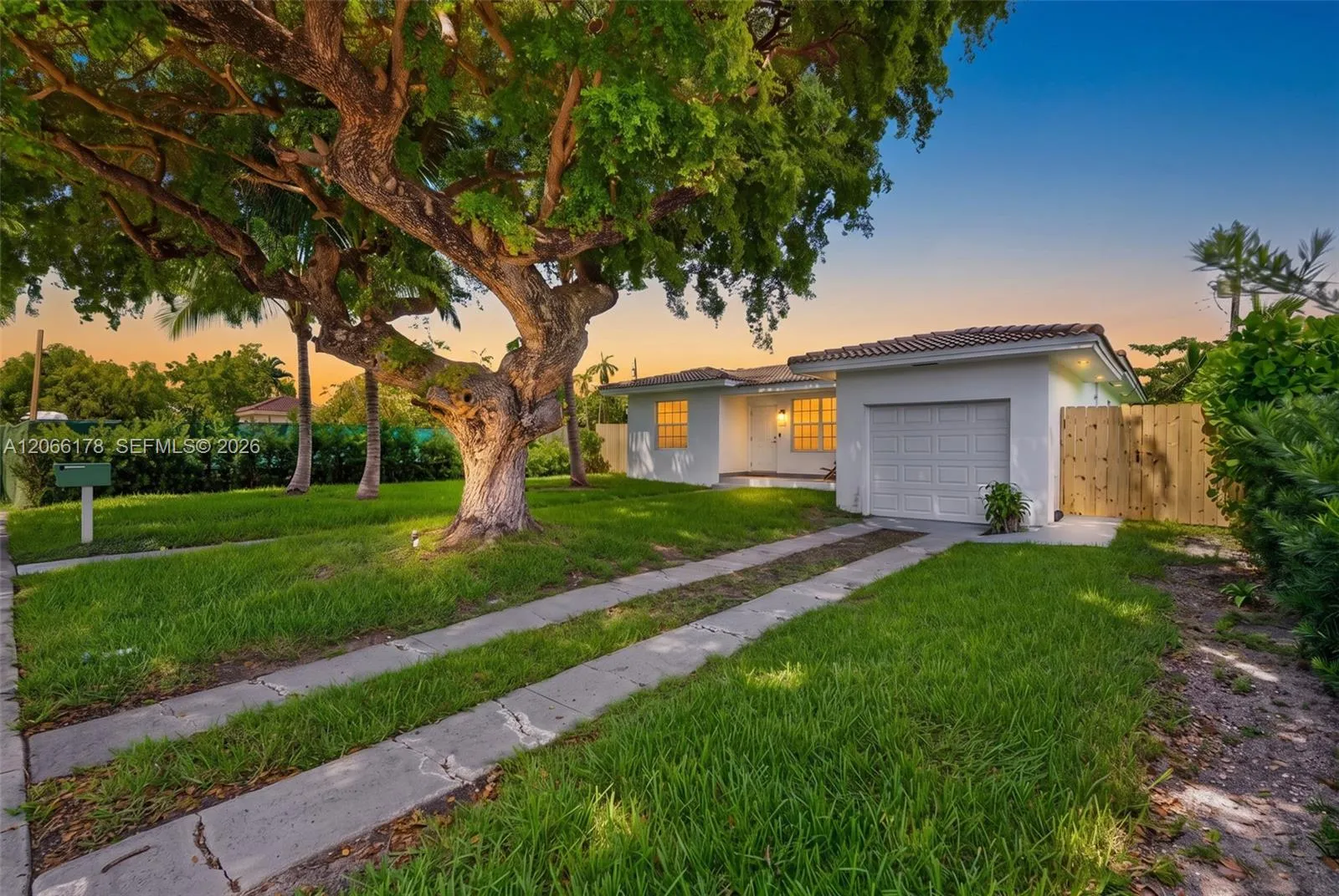 Foto de propiedad en 7516 Mutiny Avenue, North Bay Village, FL 33141 North Bay Village con MLS# 