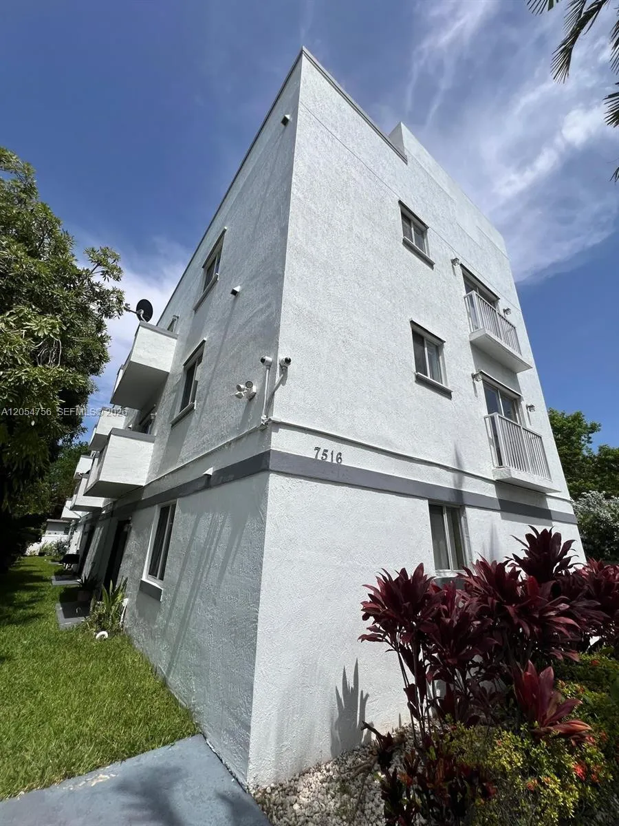En Venta 7516 NE 1st Avenue 203, Miami, FL 33138, Miami, FL 33138