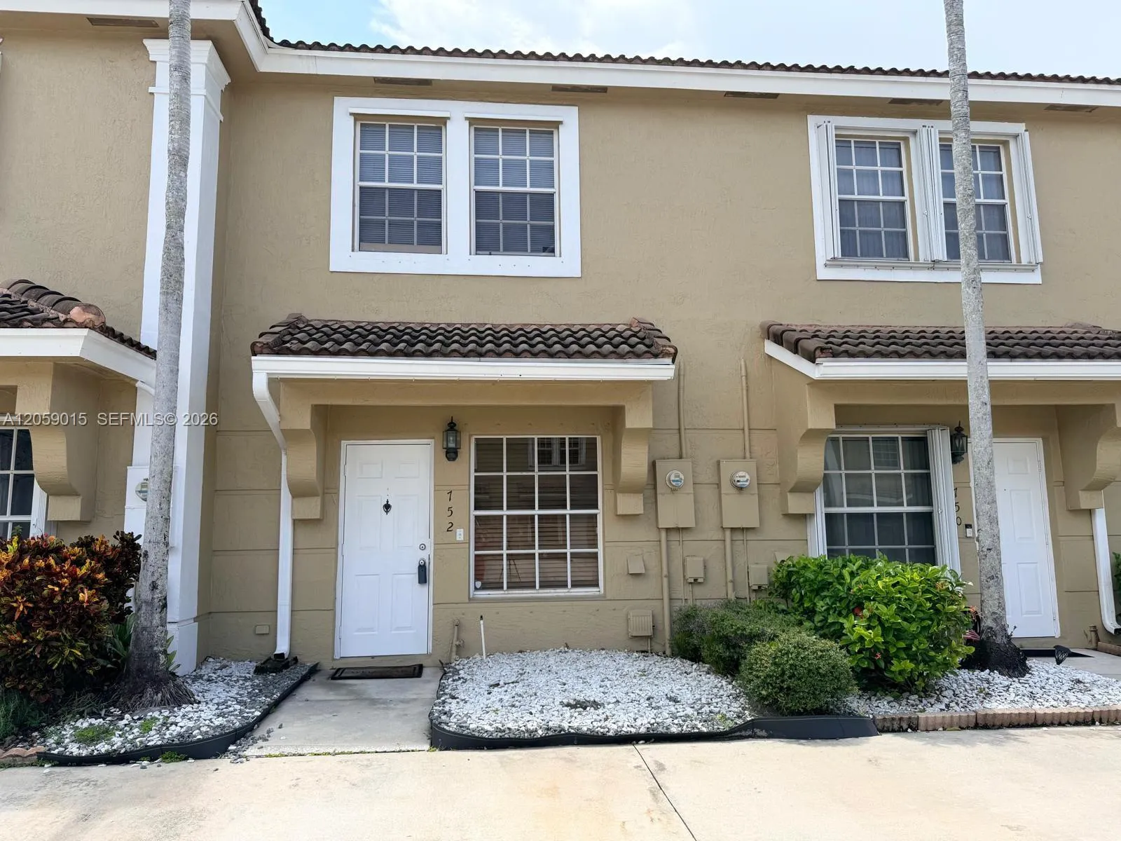 Foto de propiedad en 752 SW 122nd Terrace, Pembroke Pines, FL 33025 Pembroke Pines con MLS# 