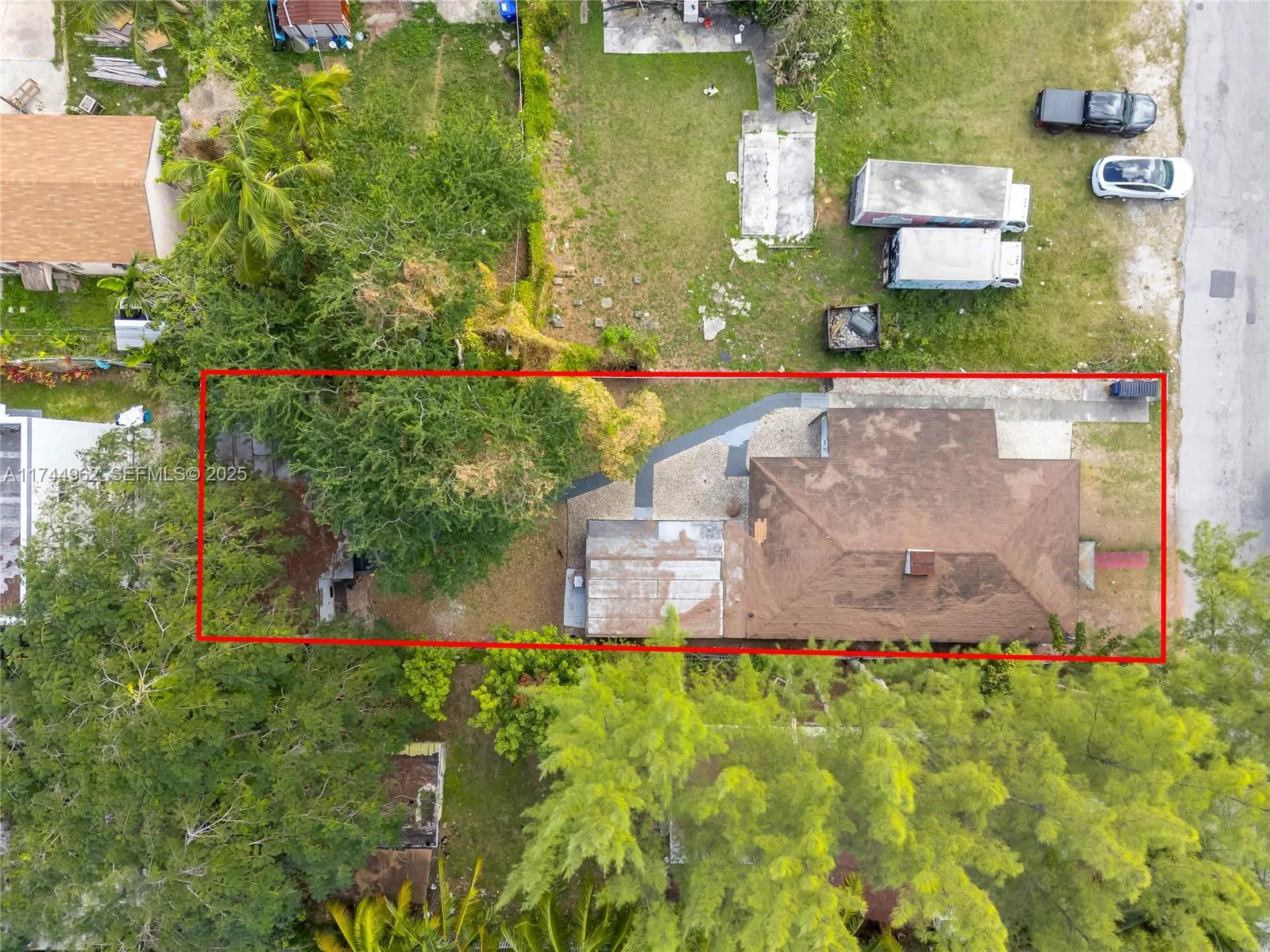 Foto de propiedad en 7525 NE Miami Court, Miami, FL 33138 Miami con MLS# 