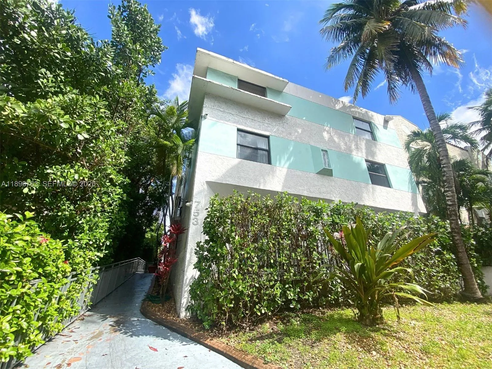 Foto de propiedad en 753 Michigan Avenue 2B, Miami Beach, FL 33139 Miami Beach con MLS# 