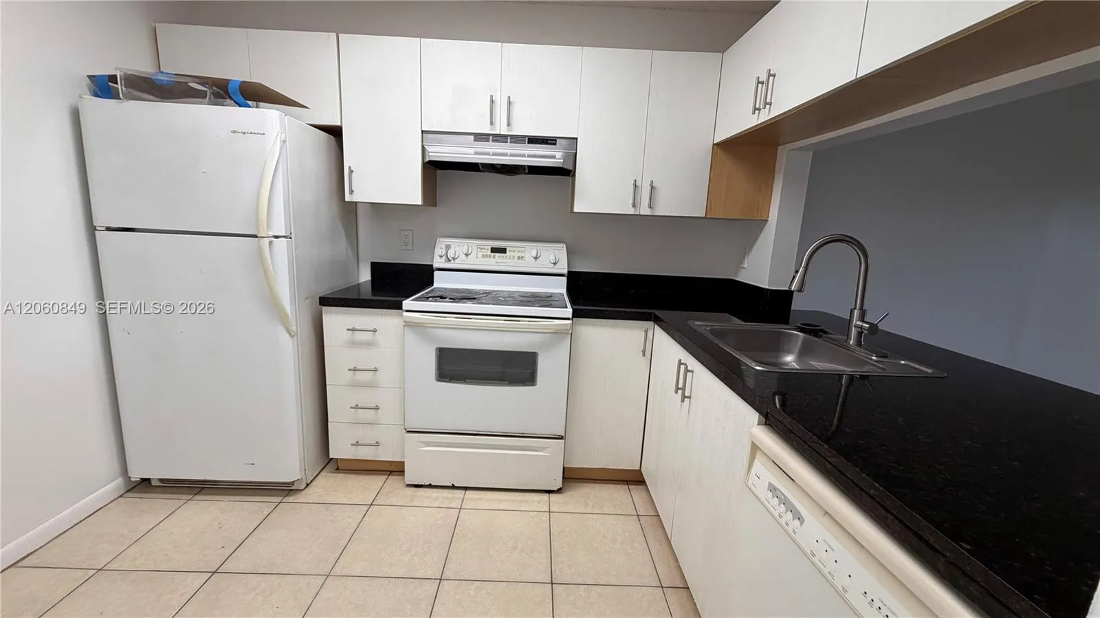 Foto de propiedad en 753 NW 103rd Terrace 202, Pembroke Pines, FL 33026 Pembroke Pines con MLS# 
