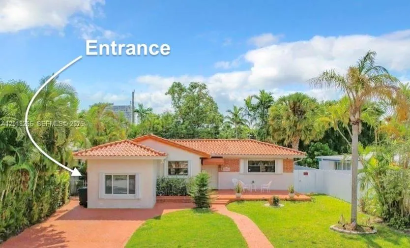 Foto de propiedad en 7537 Buccaneer Avenue B, North Bay Village, FL 33141 North Bay Village con MLS# 
