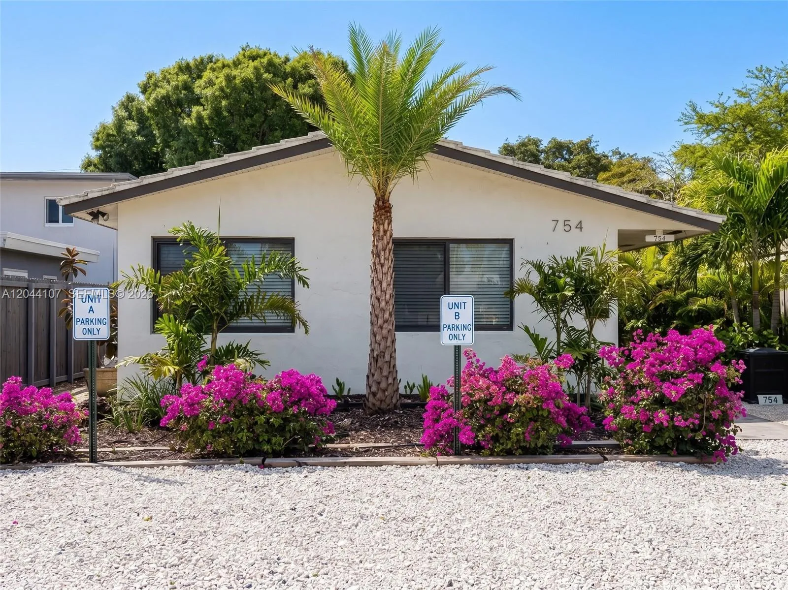 Foto de propiedad en 754 NE 40th Street C, Fort Lauderdale, FL 33334 Fort Lauderdale con MLS# 