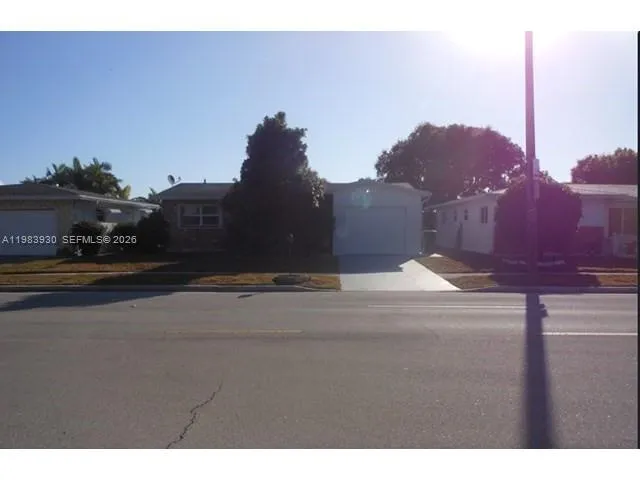 Foto de propiedad en 7540 Margate Boulevard, Margate, FL 33063 Margate con MLS# 