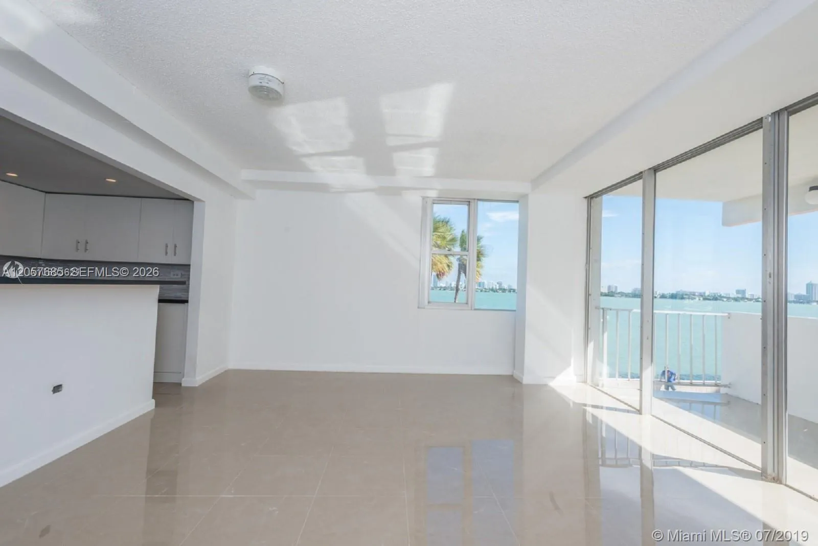 En Renta 7545 E Treasure Drive 2H, North Bay Village, FL 33141, North Bay Village, FL 33141