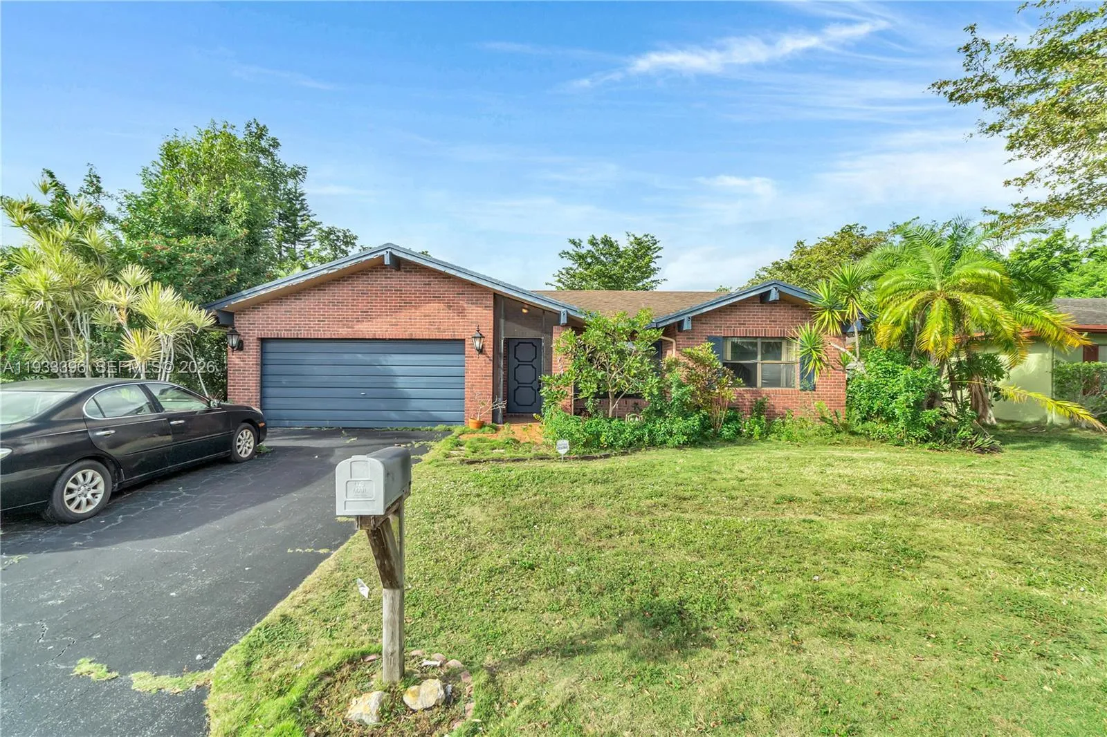 Foto de propiedad en 7545 NW 99th Avenue, Tamarac, FL 33321 Tamarac con MLS# 