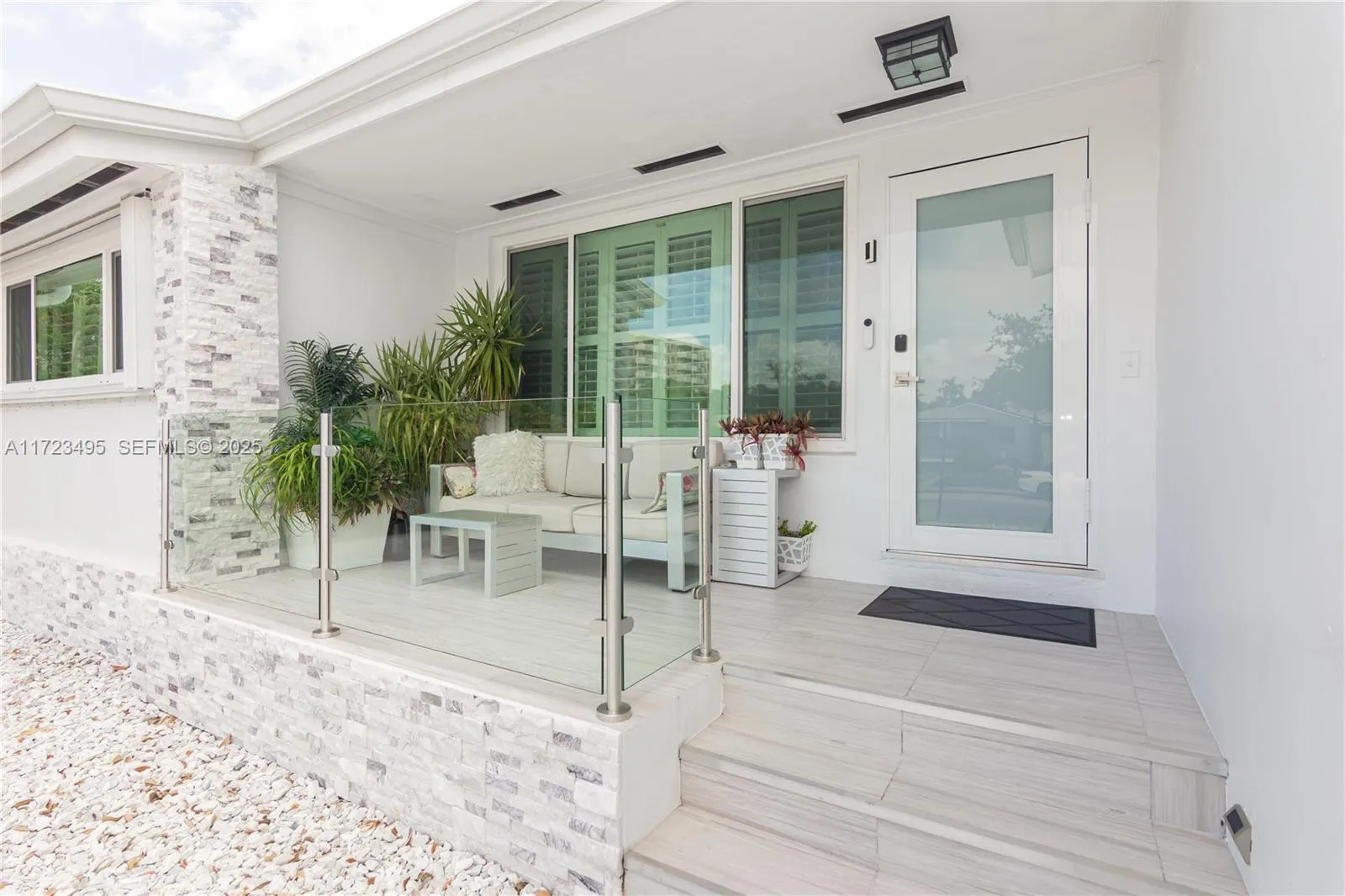 Foto de propiedad en 7549 Adventure Avenue, North Bay Village, FL 33141 North Bay Village con MLS# 