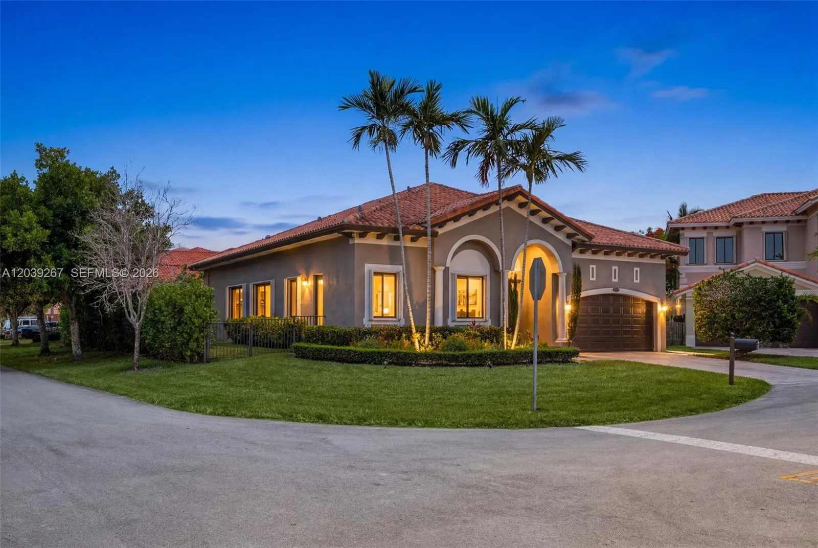 Foto de propiedad en 7563 SW 188th Terrace, Cutler Bay, FL 33157 Cutler Bay con MLS# 