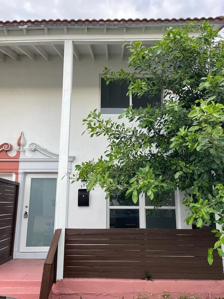 Foto de propiedad en 757 85th Street, Miami Beach, FL 33141 Miami Beach con MLS# 