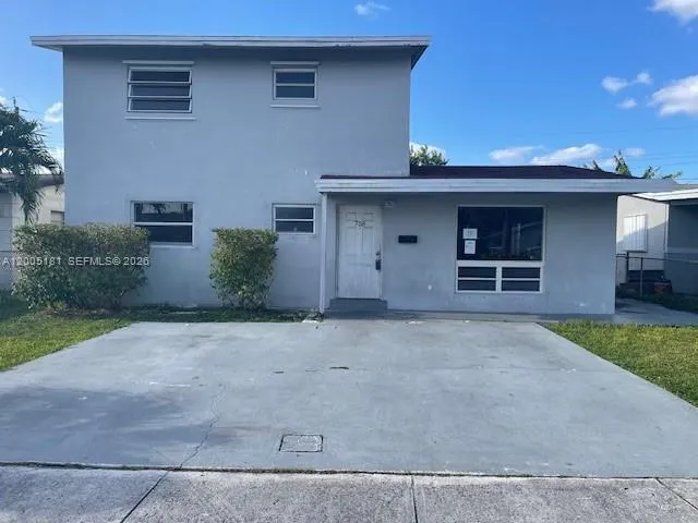 Foto de propiedad en 758 SW 3rd Place, Dania Beach, FL 33004 Dania Beach con MLS# 