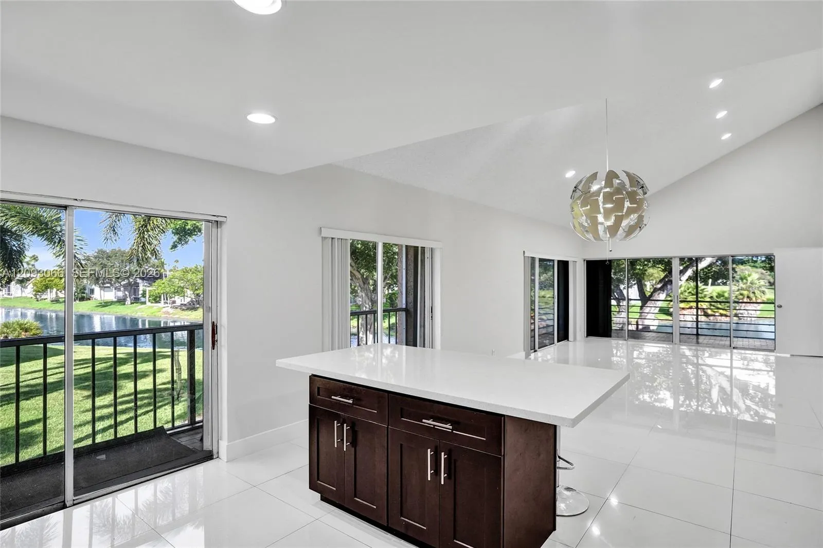 Foto de propiedad en 7581 NW 86th Terrace 201, Tamarac, FL 33321 Tamarac con MLS# 