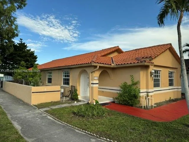Foto de propiedad en 7599 W 4th Court, Hialeah, FL 33014 Hialeah con MLS# 