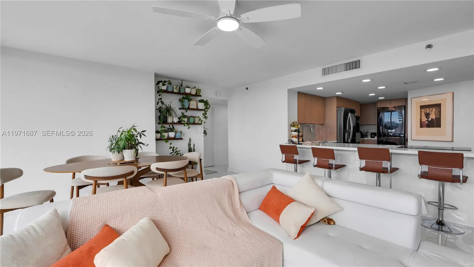 Foto de propiedad en 7601 E Treasure Drive 1011, North Bay Village, FL 33141 North Bay Village con MLS# 