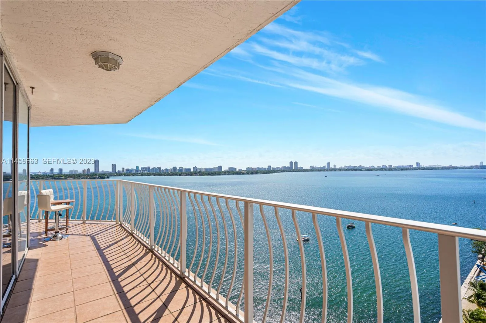 Foto de propiedad en 7601 E Treasure Drive 1720, North Bay Village, FL 33141 North Bay Village con MLS# 
