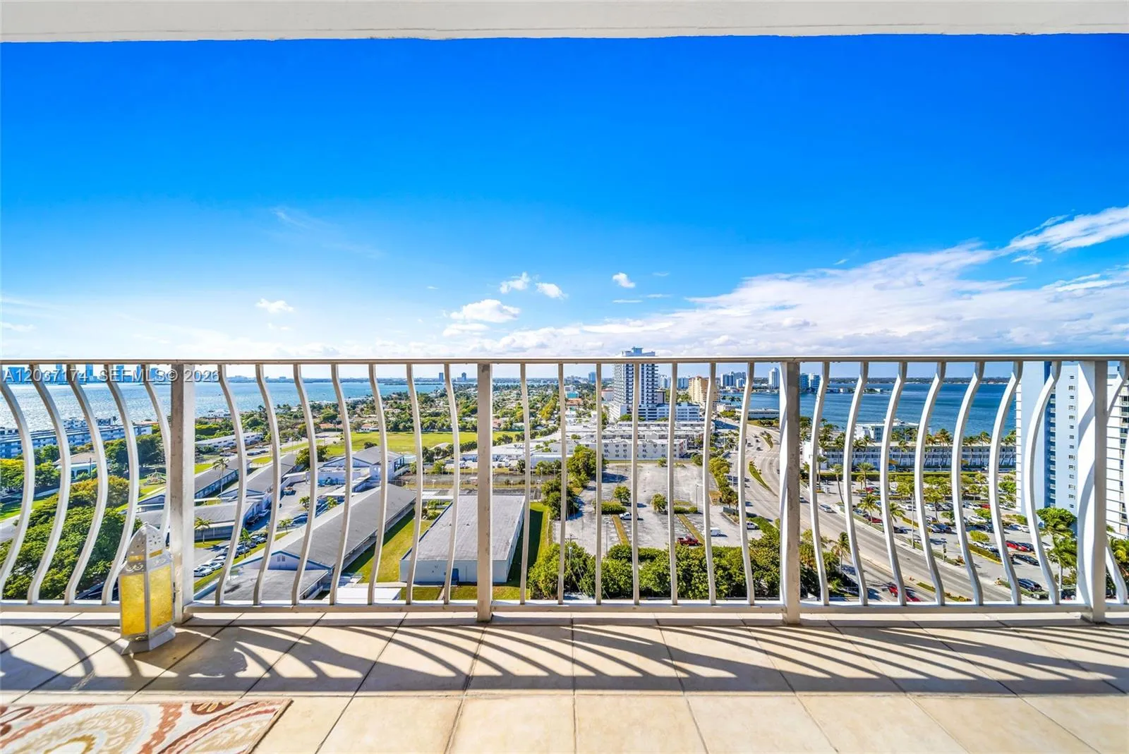 Foto de propiedad en 7601 E Treasure Drive 1802, North Bay Village, FL 33141 North Bay Village con MLS# 