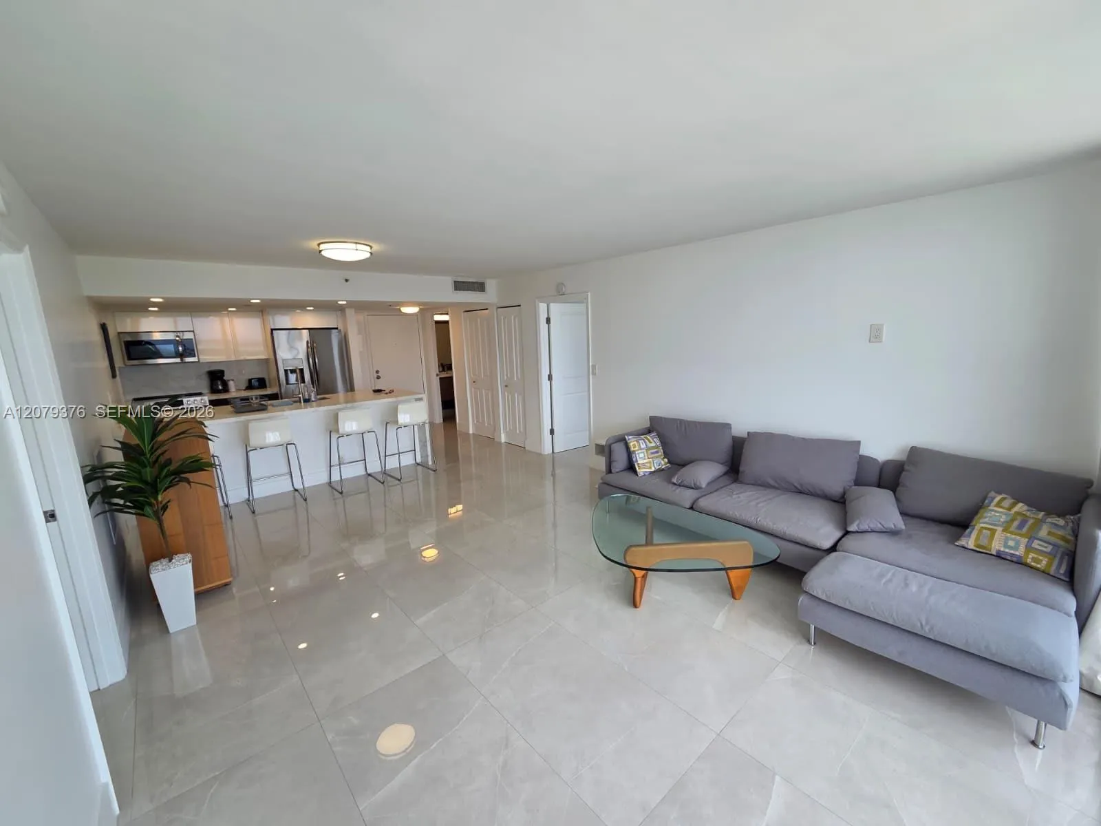 Foto de propiedad en 7601 E Treasure Drive 1902, North Bay Village, FL 33141 North Bay Village con MLS# 