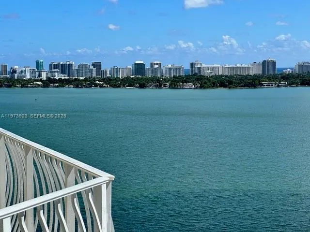 Foto de propiedad en 7601 E Treasure Drive 1905, North Bay Village, FL 33141 North Bay Village con MLS# 