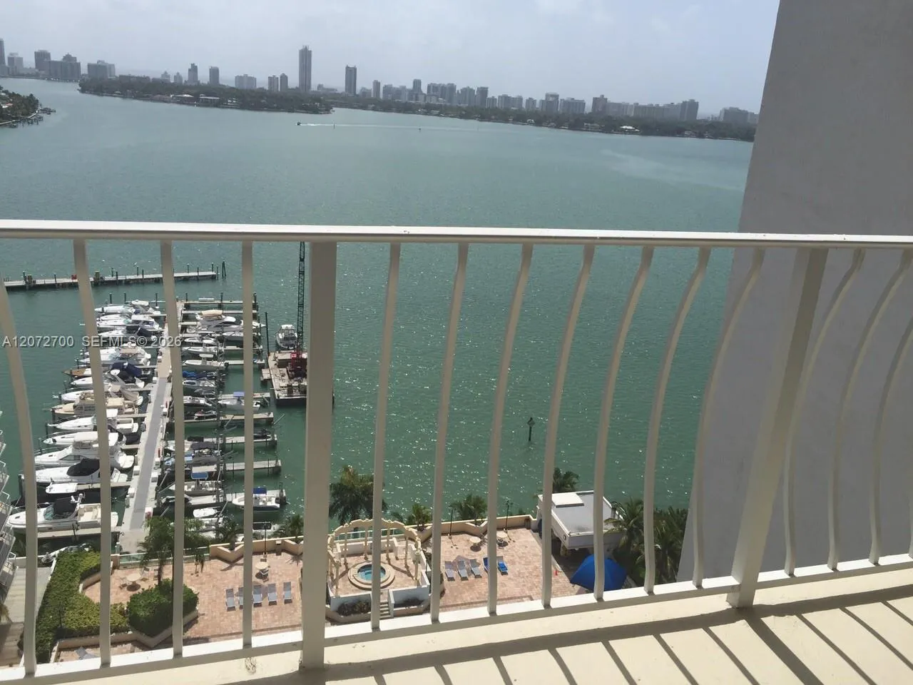 Foto de propiedad en 7601 E Treasure Drive 2008, North Bay Village, FL 33141 North Bay Village con MLS# 
