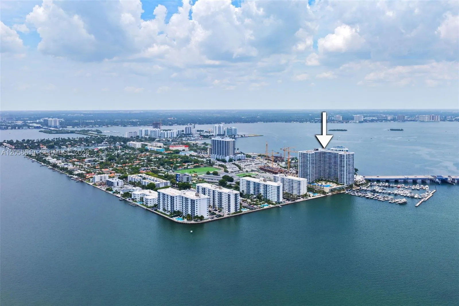 Foto de propiedad en 7601 E Treasure Drive 2124, North Bay Village, FL 33141 North Bay Village con MLS# 