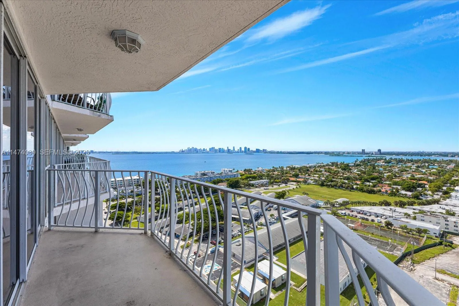 Foto de propiedad en 7601 E Treasure Drive 2311, North Bay Village, FL 33141 North Bay Village con MLS# 