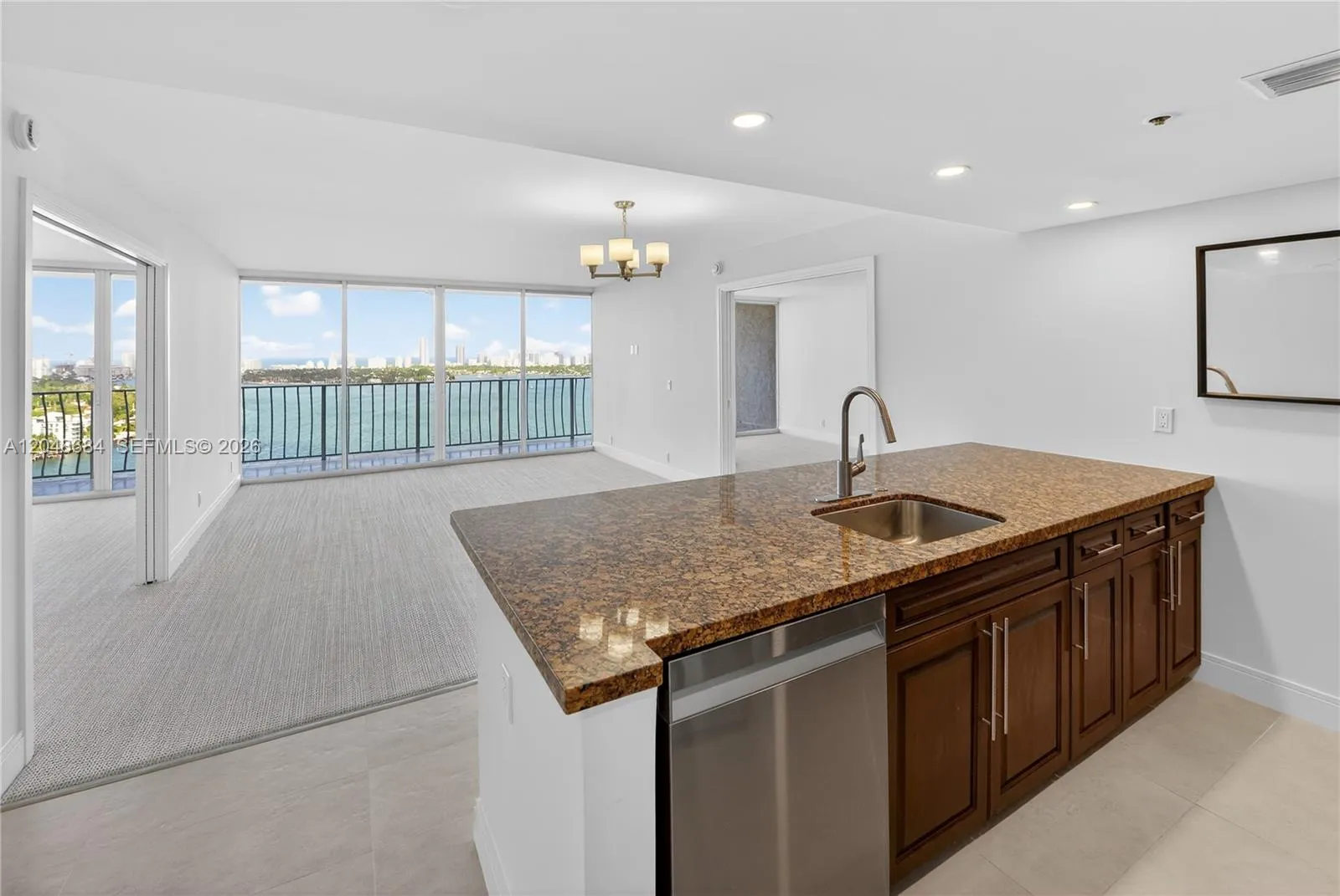 Foto de propiedad en 7601 E Treasure Drive 2319, North Bay Village, FL 33141 North Bay Village con MLS# 