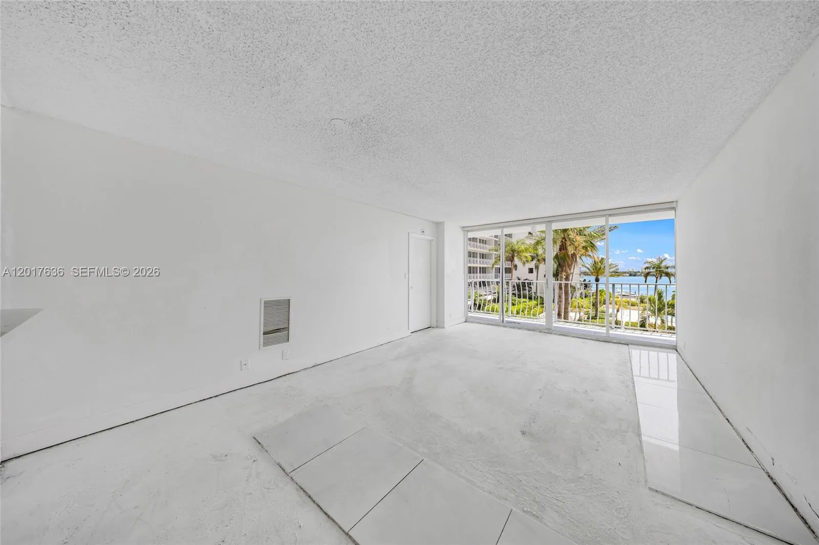 Foto de propiedad en 7601 E Treasure Drive 609, North Bay Village, FL 33141 North Bay Village con MLS#