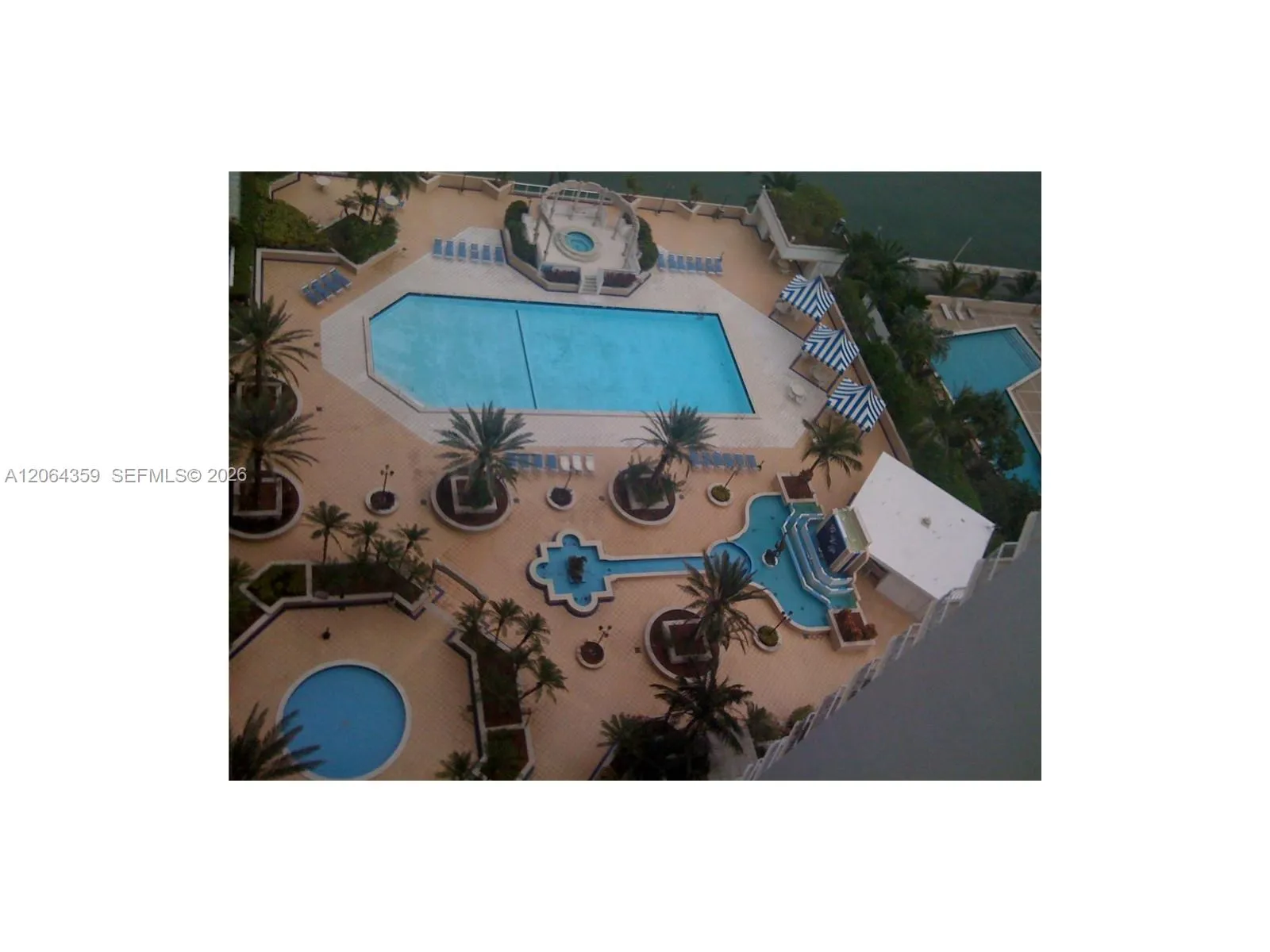 Foto de propiedad en 7601 E Treasure Drive 921, North Bay Village, FL 33141 North Bay Village con MLS# 