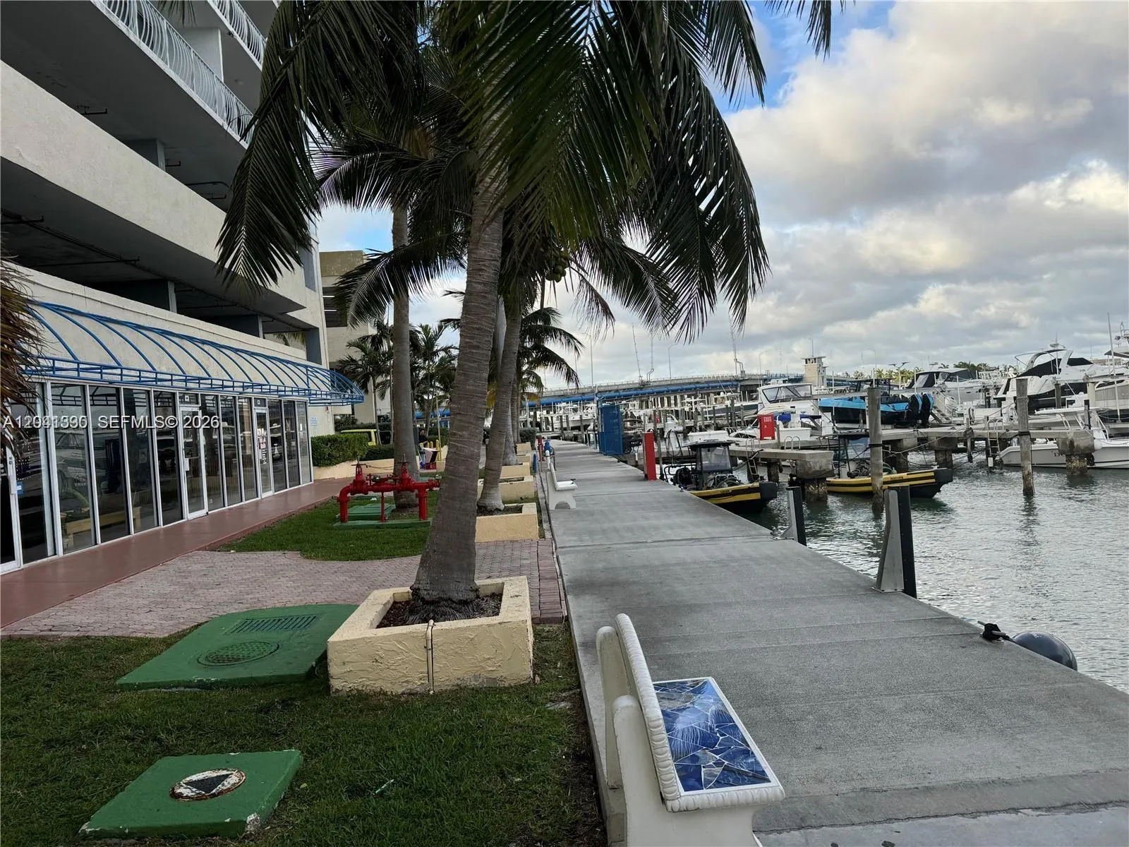 Foto de propiedad en 7601 E Treasure Drive CU-9a, North Bay Village, FL 33141 North Bay Village con MLS# 