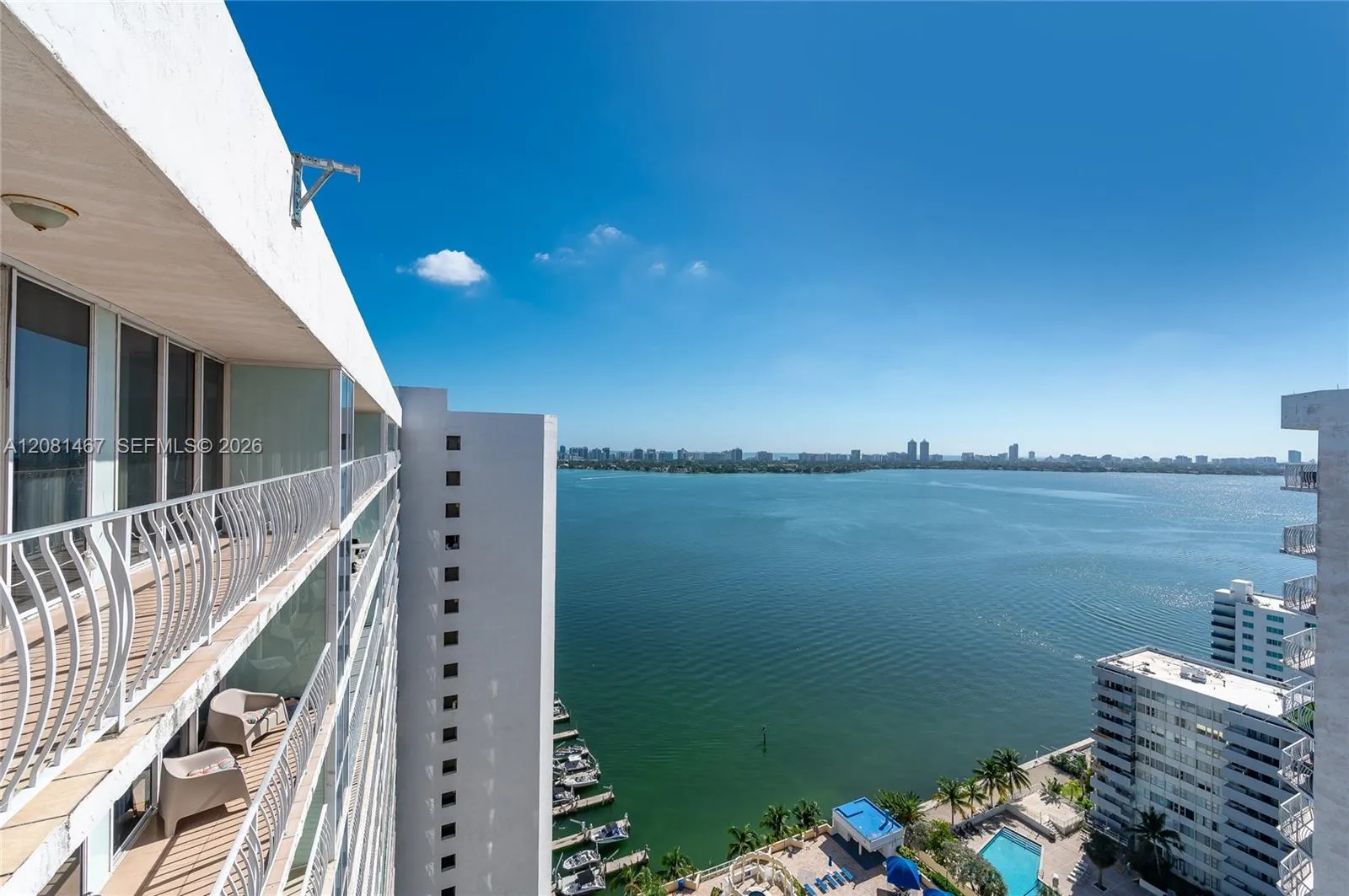 Foto de propiedad en 7601 E Treasure Drive PH224, North Bay Village, FL 33141 North Bay Village con MLS# 
