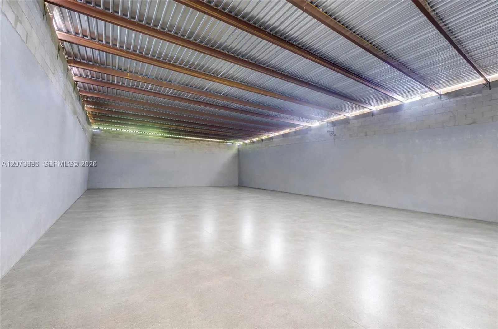 Foto de propiedad en 7601 NW 6th Court, Miami, FL 33150 Miami con MLS# 
