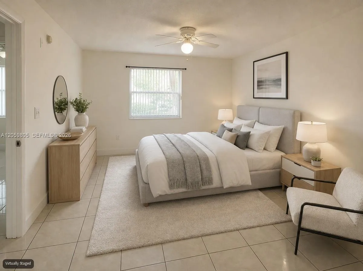 Foto de propiedad en 761 N Pine Island Road 104, Plantation, FL 33324 Plantation con MLS# 