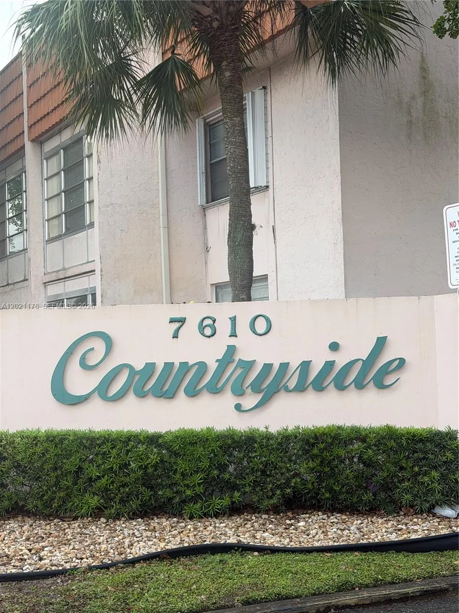 Foto de propiedad en 7610 Stirling Road 205G, Davie, FL 33024 Davie con MLS# 