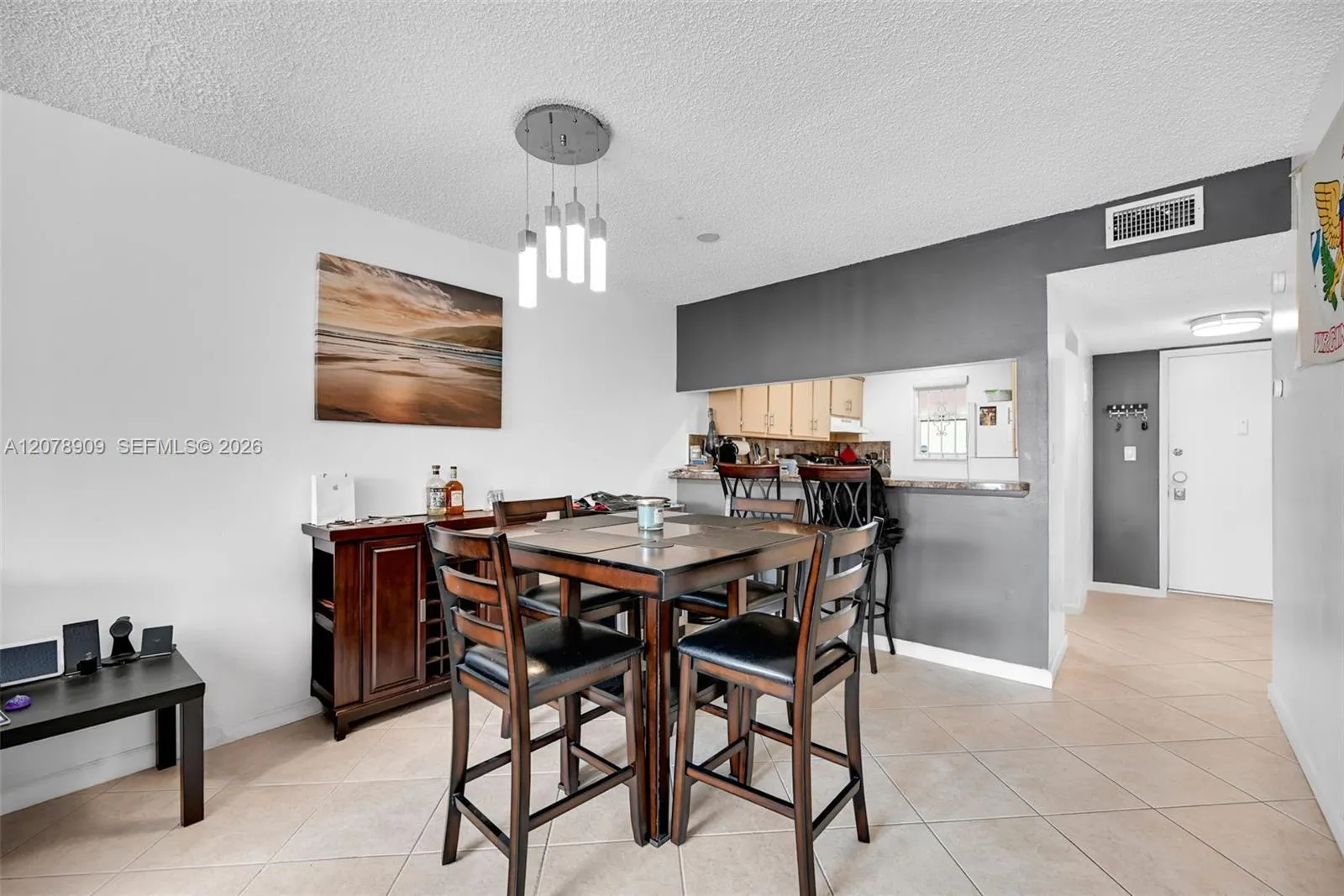 Foto de propiedad en 7610 Stirling Road 206F, Davie, FL 33024 Davie con MLS# 