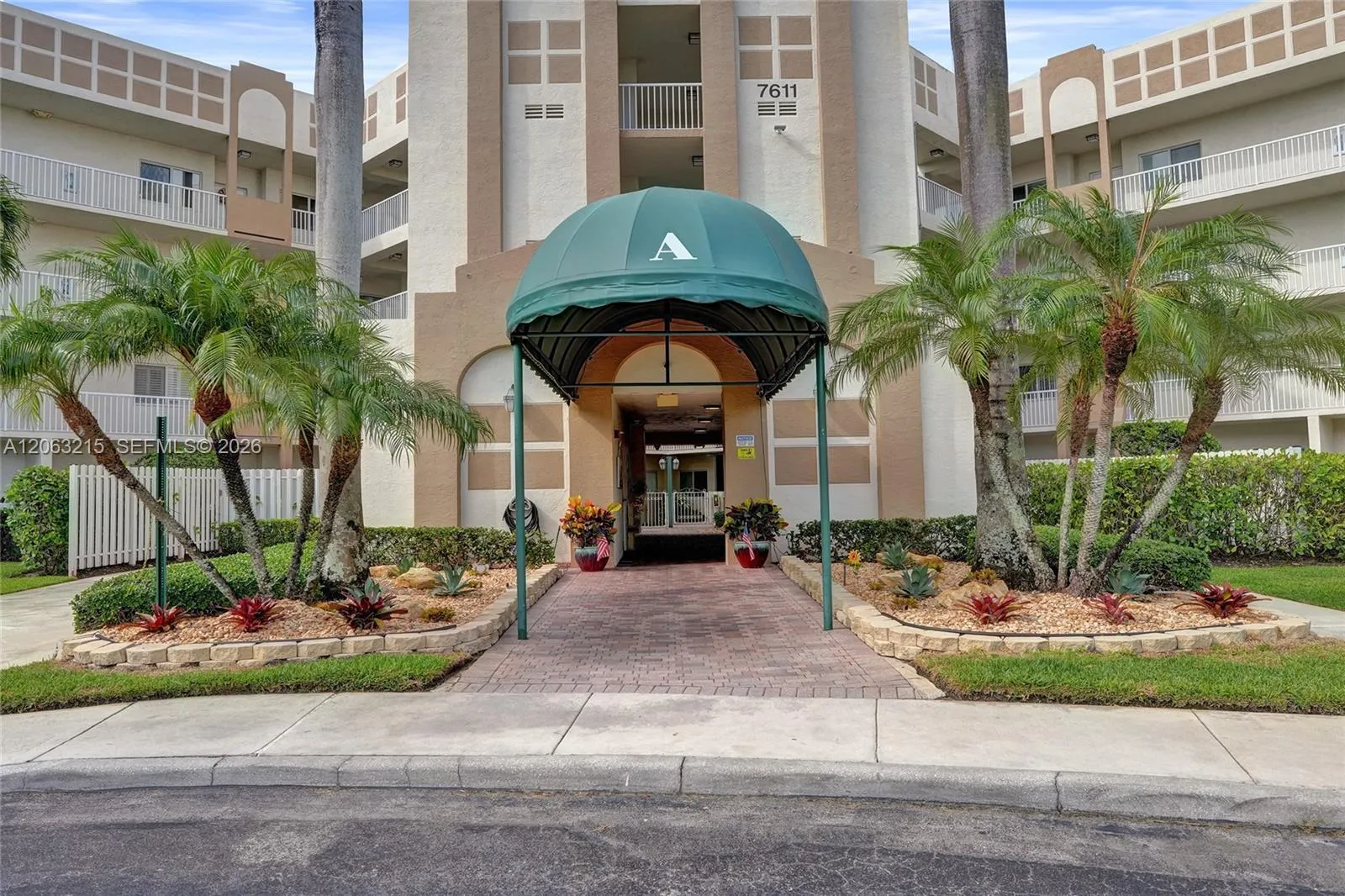 Foto de propiedad en 7611 Southampton Terrace 409, Tamarac, FL 33321 Tamarac con MLS# 