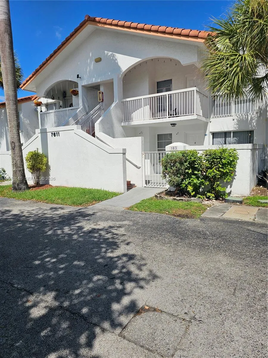 En Renta 7611 SW 153rd Court 103, Miami, FL 33193, Miami, FL 33193