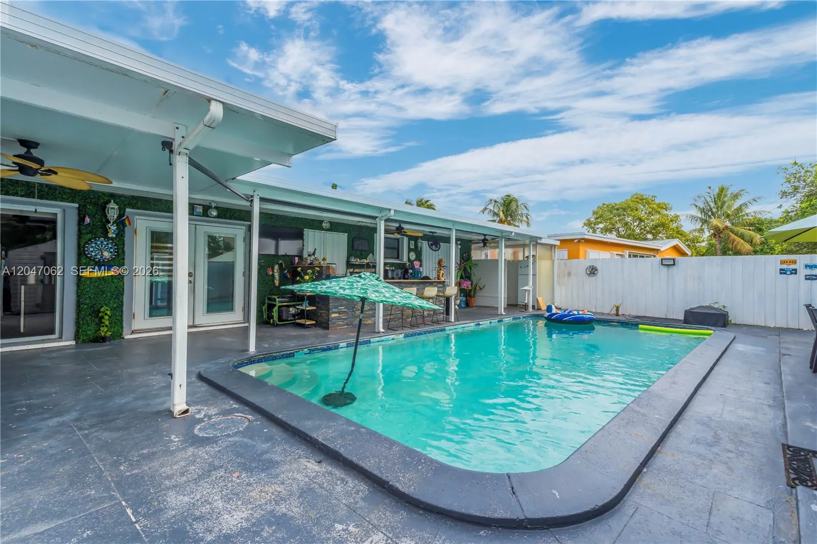 Foto de propiedad en 7630 Plantation Boulevard, Miramar, FL 33023 Miramar con MLS# 