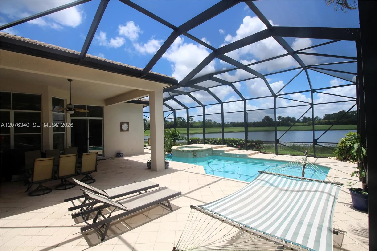 Foto de propiedad en 7635 Ironhorse Boulevard, West Palm Beach, FL 33412 West Palm Beach con MLS# 