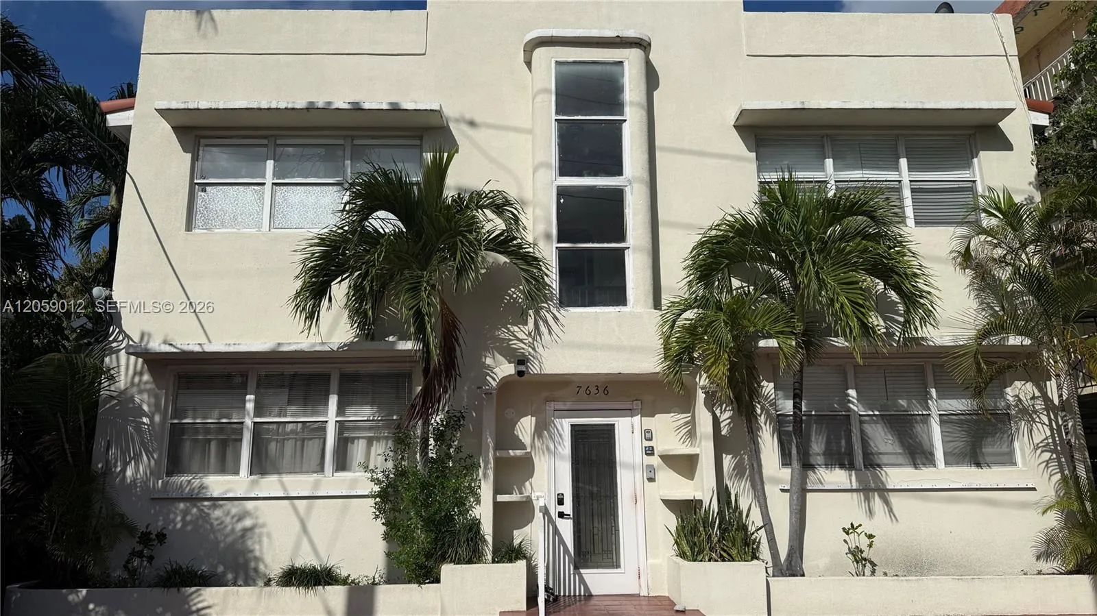 Foto de propiedad en 7636 Abbott Avenue 6, Miami Beach, FL 33141 Miami Beach con MLS# 