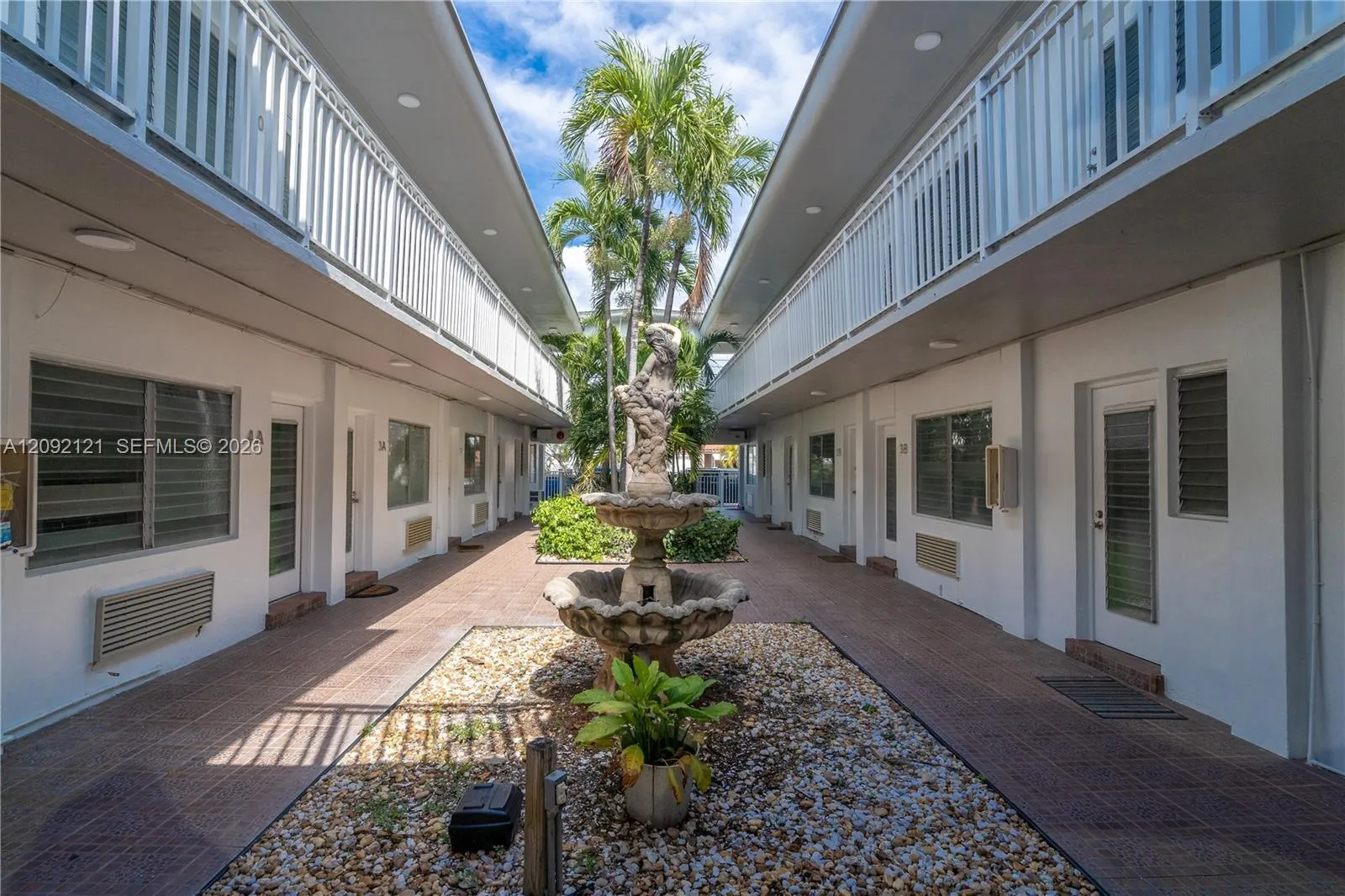 En Renta 7640 Carlyle Avenue 10A, Miami Beach, FL 33141, Miami Beach, FL 33141